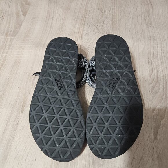 Teva Womens Size 9 Midform Flatform Sandals Gray Leopard Print Beach Hiking - Picture 6 of 7